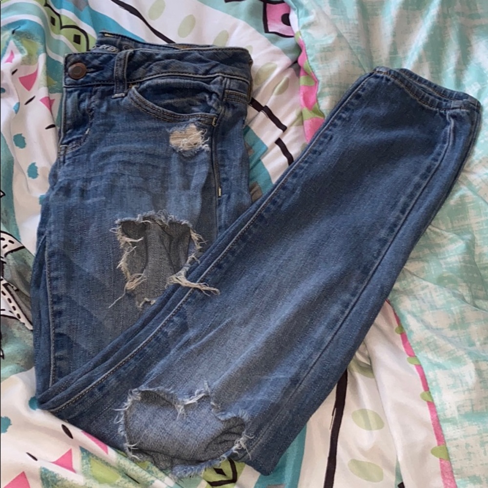 American eagle distressed jeans